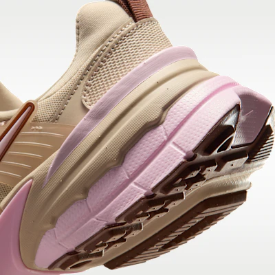 (W) Nike V2K Run Sable Drift/Scintillant/Marron Faune/Mousse Rose FD0736-115 1