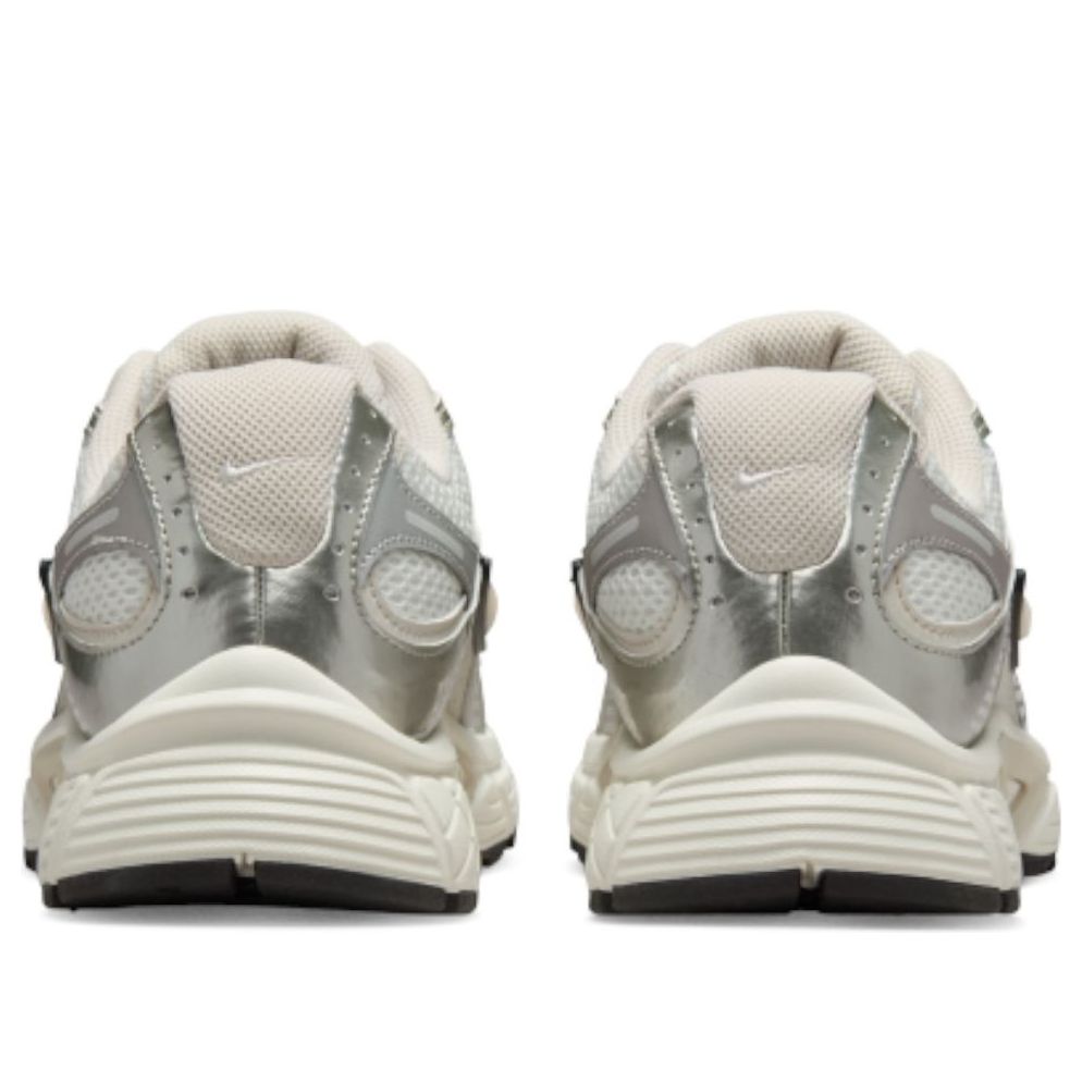 Shop (W) Nike V5 RNR Sail Marrón Claro Orewood HQ7901-104