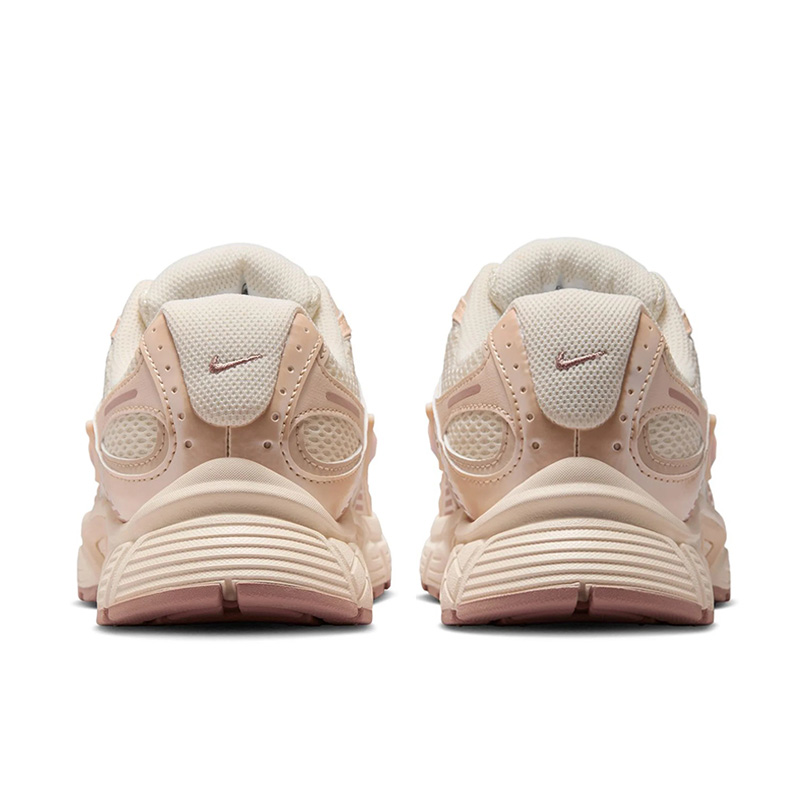 Lookbook (W) Zapatillas Nike V5 RNR. IH5088-001