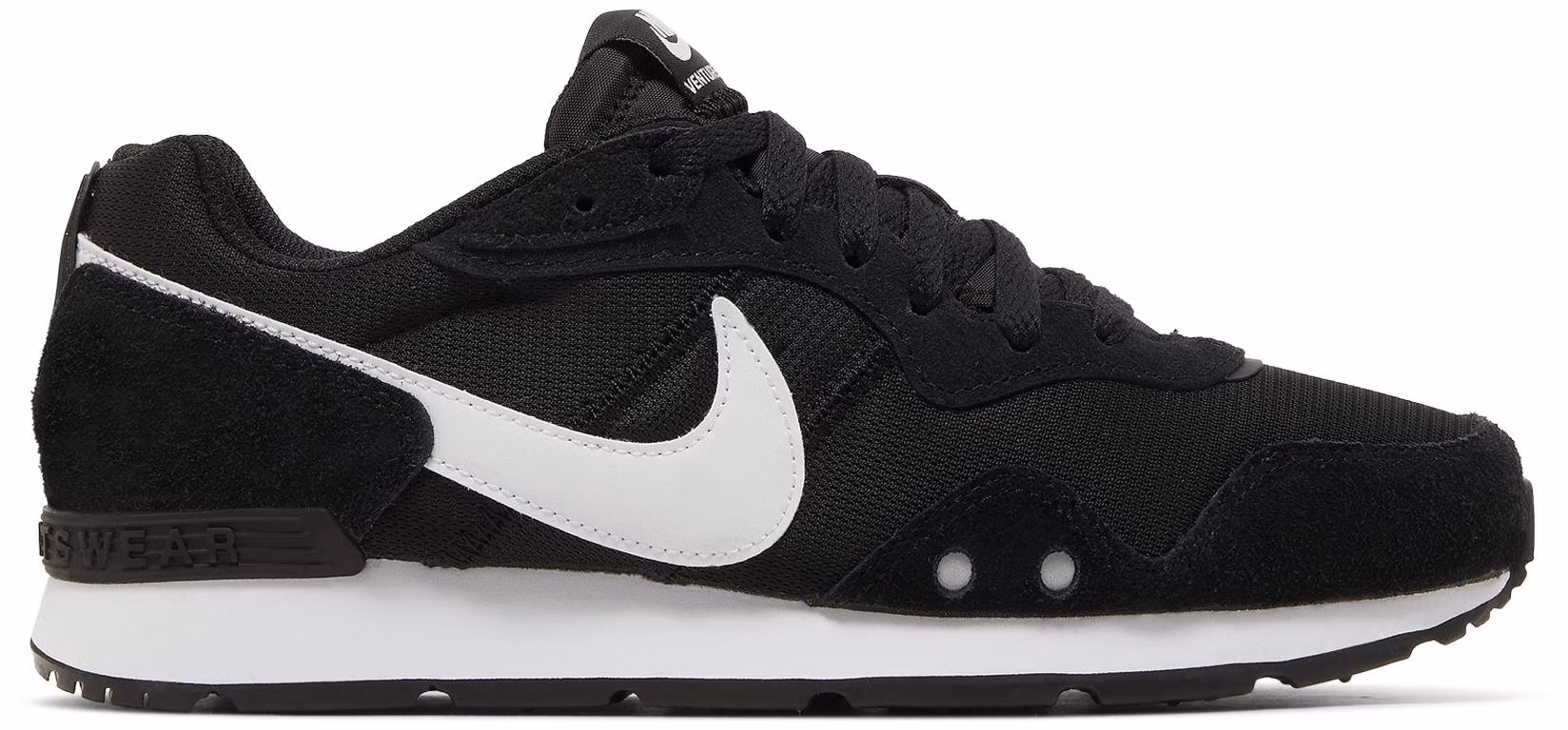 women-nike-venture-runner-black-white-ck-2948-001