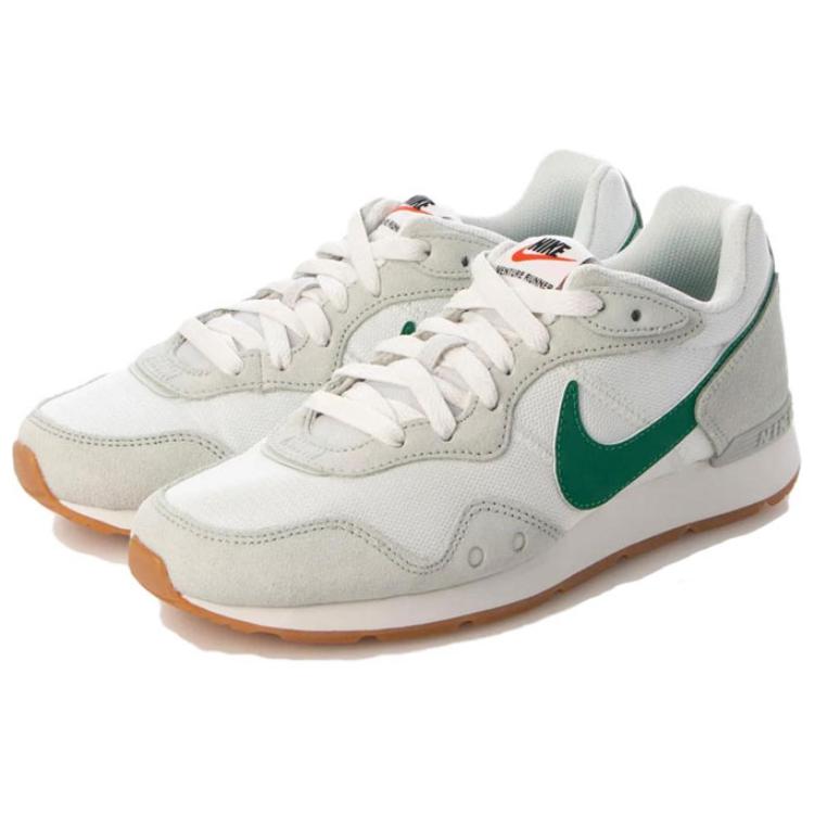 Shop Nike Venture Runner 減震防滑 低筒 跑步鞋 女款 白色