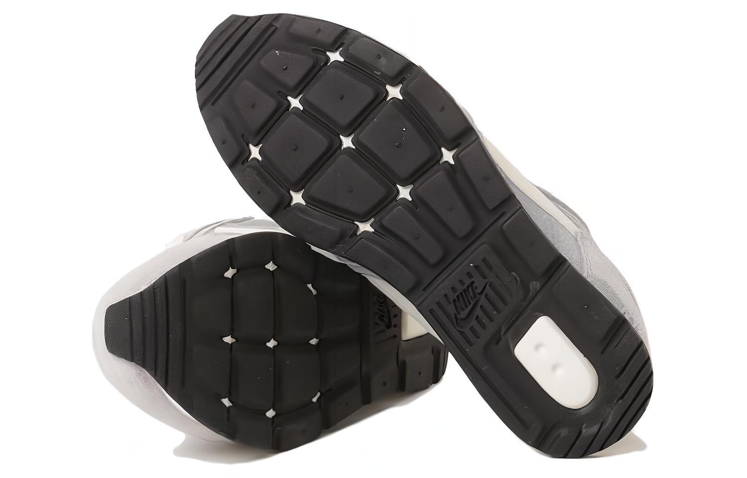 Purchase Nike Venture Runner 圓頭舒適 防滑耐磨 低幫 跑步鞋 女款 白色