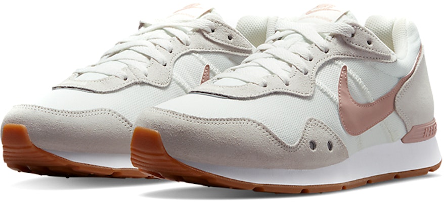 (Women) Nike Venture Runner Wide 'Sail Pink Oxford' DM8454-106 Lookbook (Women) Nike Venture Runner Wide 'Sail Pink Oxford' DM8454-106