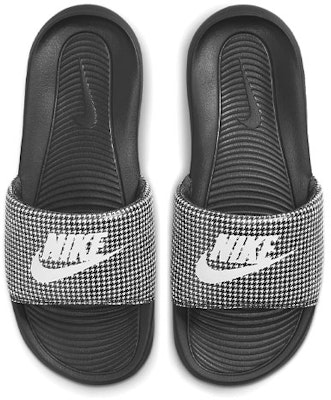 (W) Nike Victori One Printed Slide 'Hitam Herringbone' CN9676-009 Lookbook (W) Nike Victori One Printed Slide 'Hitam Herringbone' CN9676-009