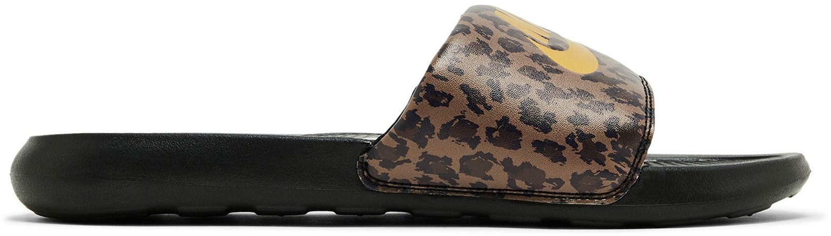 nike-victori-one-printed-slide-leopard-archaeo-brown-wmns