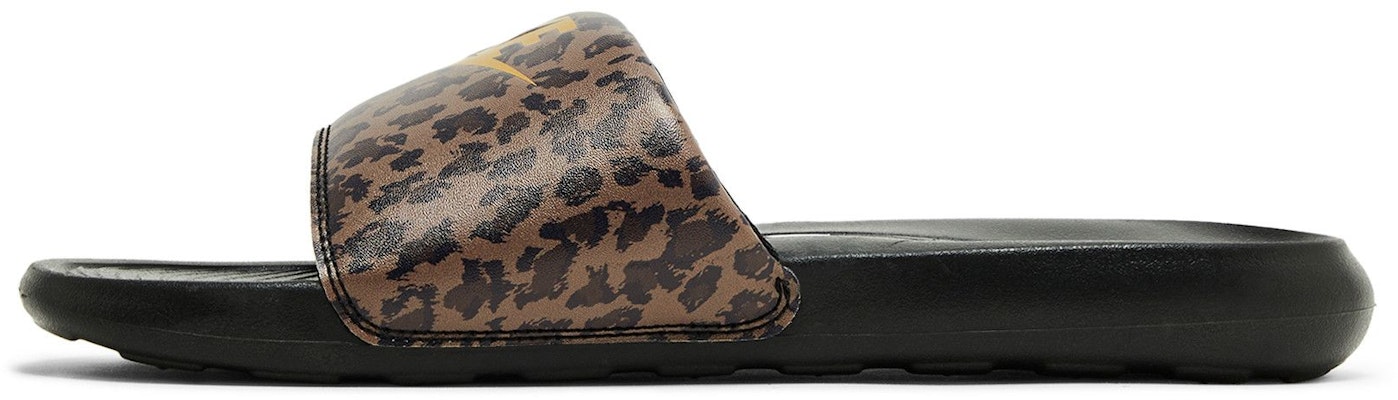 (W) Nike Victori One Slide Cetakan 'Leopard - Archaeo Brown' CN9676-200 Lookbook (W) Nike Victori One Slide Cetakan 'Leopard - Archaeo Brown' CN9676-200