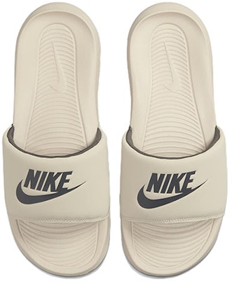 (W) 耐克维多利一号拖鞋“珍珠白” CN9677-200 Lookbook (W) 耐克维多利一号拖鞋“珍珠白” CN9677-200