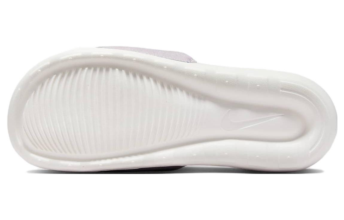 Shop (W) 耐克 Victori One 拖鞋 '银白色' DZ3496-100