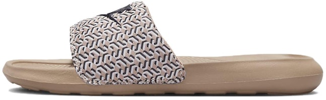 (Women) Nike Victori One Slide 'United in Victory' FB2558-200 (Women) Nike Victori One Slide 'United in Victory' FB2558-200