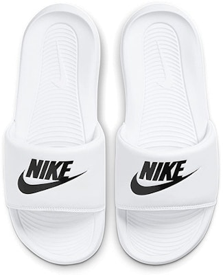 (W) Sandal Nike Victori One ‘Putih Hitam’ CN9677-100 Lookbook (W) Sandal Nike Victori One ‘Putih Hitam’ CN9677-100