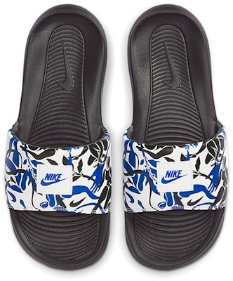 (W) Nike Victori One Slide Hitam/Biru/Putih DD0260-001 Lookbook (W) Nike Victori One Slide Hitam/Biru/Putih DD0260-001