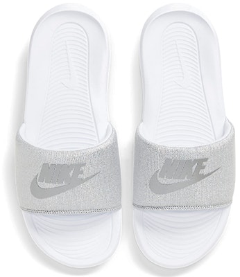 (W) Chanclas Nike Victori One Blancas DD7109-100 Lookbook (W) Chanclas Nike Victori One Blancas DD7109-100