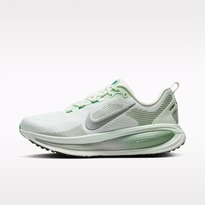 women-nike-vomero-18-barely-green-steam-light-silver-metallic-silver-hm-6804-300
