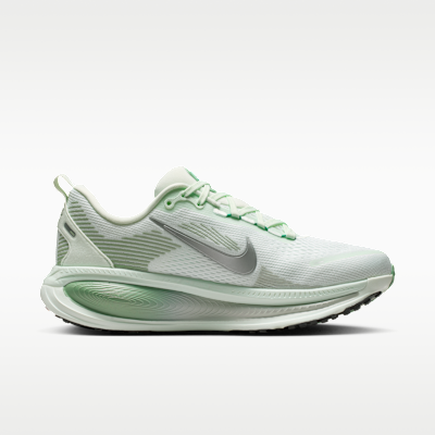 Lookbook (Women) Nike Vomero 18 Barely Green/Steam/Light Silver/Metallic Silver HM6804-300