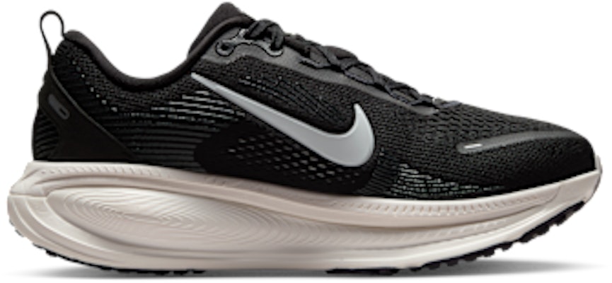 (W) Nike Vomero 18 黑色/椰奶色/淺鐵礦灰/峰白 IF0515-002 Lookbook (W) Nike Vomero 18 黑色/椰奶色/淺鐵礦灰/峰白 IF0515-002