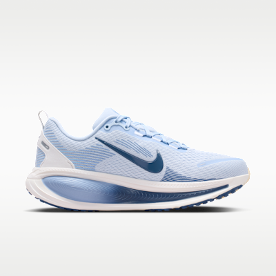 Lookbook (W) Nike Vomero 18 Blu Idrogeno/Alluminio/Bianco Summit/Blu Navy Mystic HM6804-402