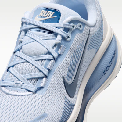 (W) Nike Vomero 18 Blu Idrogeno/Alluminio/Bianco Summit/Blu Navy Mystic HM6804-402 Sizing (W) Nike Vomero 18 Blu Idrogeno/Alluminio/Bianco Summit/Blu Navy Mystic HM6804-402