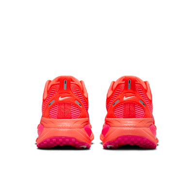 Sizing (W) Nike Vomero 18 跑鞋 鮮紅/超粉/粉泡沫/白色 HM6804-603