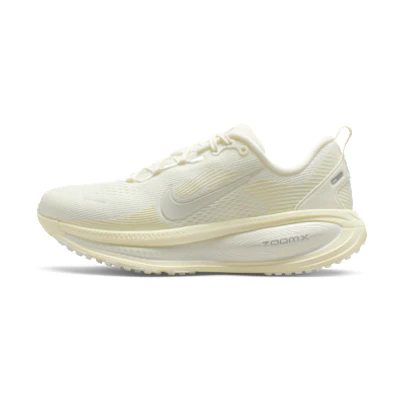 (W) Nike Vomero 18 Sale/Coconut Milk/White/Summit White