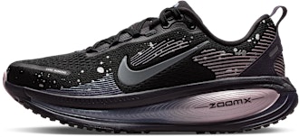women-nike-vomero-18-se-black-cave-purple-ashen-slate-metallic-dark-grey-hv-1779-001