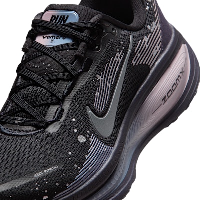 (W) Nike Vomero 18 SE Negro/Púrpura Cueva/Gris Ceniza/Gris Oscuro Metálico HV1779-001 Sizing (W) Nike Vomero 18 SE Negro/Púrpura Cueva/Gris Ceniza/Gris Oscuro Metálico HV1779-001