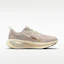 Lookbook (Women) Nike Vomero 18 SE Cream 2/Coconut Milk/Light Smoke Gray/Metallic Gold Grain IF4463-200