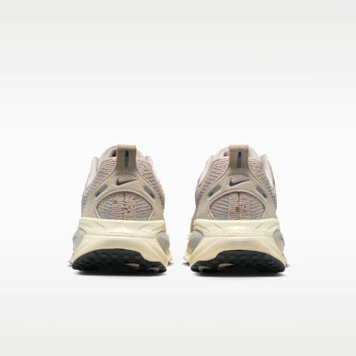 (Women) Nike Vomero 18 SE Cream 2/Coconut Milk/Light Smoke Gray/Metallic Gold Grain IF4463-200 Details for (Women) Nike Vomero 18 SE Cream 2/Coconut Milk/Light Smoke Gray/Metallic Gold Grain IF4463-200