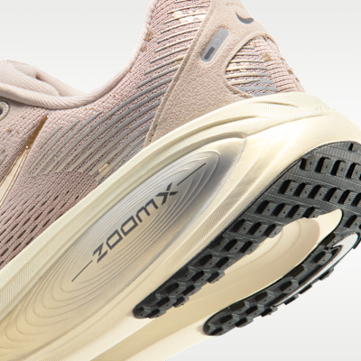 Cheap (Women) Nike Vomero 18 SE Cream 2/Coconut Milk/Light Smoke Gray/Metallic Gold Grain IF4463-200