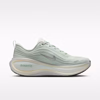 Lookbook (Women) Nike Vomero Plus Light Silver/Barely Green/Sea Glass/Metallic Silver HV8154-004