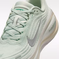 Sizing (Women) Nike Vomero Plus Light Silver/Barely Green/Sea Glass/Metallic Silver HV8154-004