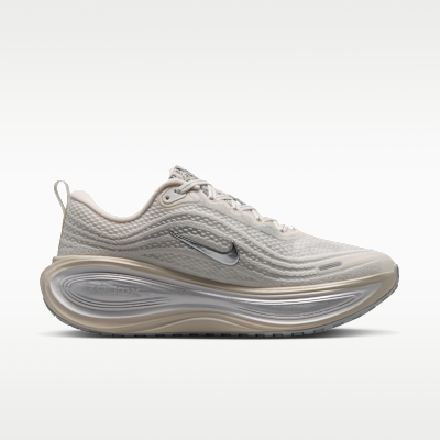 Lookbook (W) Nike Vomero Plus SE 幻影灰霧淡煙灰峰白 全天候跑鞋 IM8331-001