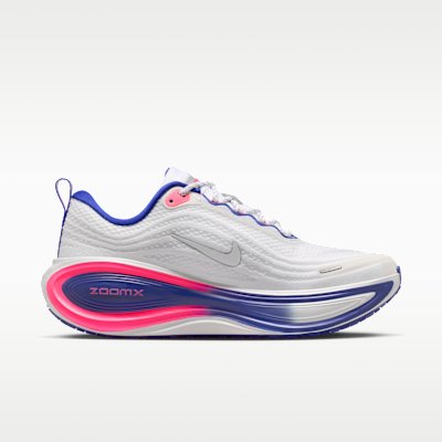 Lookbook (W) Nike Vomero Plus SE Bianco/Concord/Rosa Hyper/Argento Metallizzato IR5893-100
