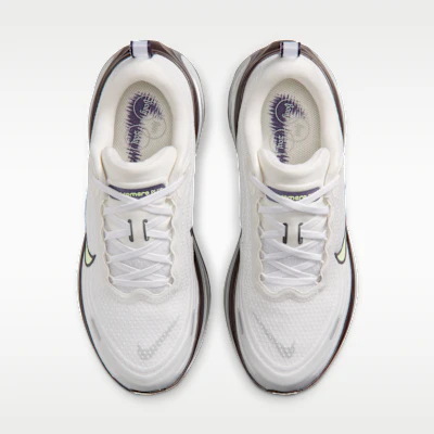 (W) Nike Vomero Plus Blanco Summit/Plata Metálica/Burdeos Ash/Volt Suave IR7597-170 Shop (W) Nike Vomero Plus Blanco Summit/Plata Metálica/Burdeos Ash/Volt Suave IR7597-170