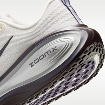 (W) Nike Vomero Plus Blanco Summit/Plata Metálica/Burdeos Ash/Volt Suave IR7597-170 Cheap (W) Nike Vomero Plus Blanco Summit/Plata Metálica/Burdeos Ash/Volt Suave IR7597-170