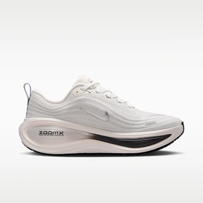 (W) Nike Vomero Plus Putih Summit/Sale/Anthracite/Perak Metalik IO9916-101 Lookbook (W) Nike Vomero Plus Putih Summit/Sale/Anthracite/Perak Metalik IO9916-101