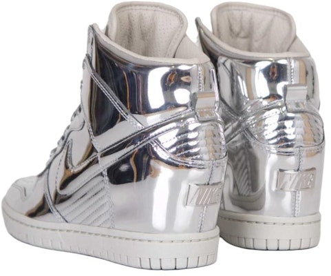 (W) Nike W'S Dunk Sky Hi Sp 'Liquid Silver' Wanita 639233-009 Lookbook (W) Nike W'S Dunk Sky Hi Sp 'Liquid Silver' Wanita 639233-009
