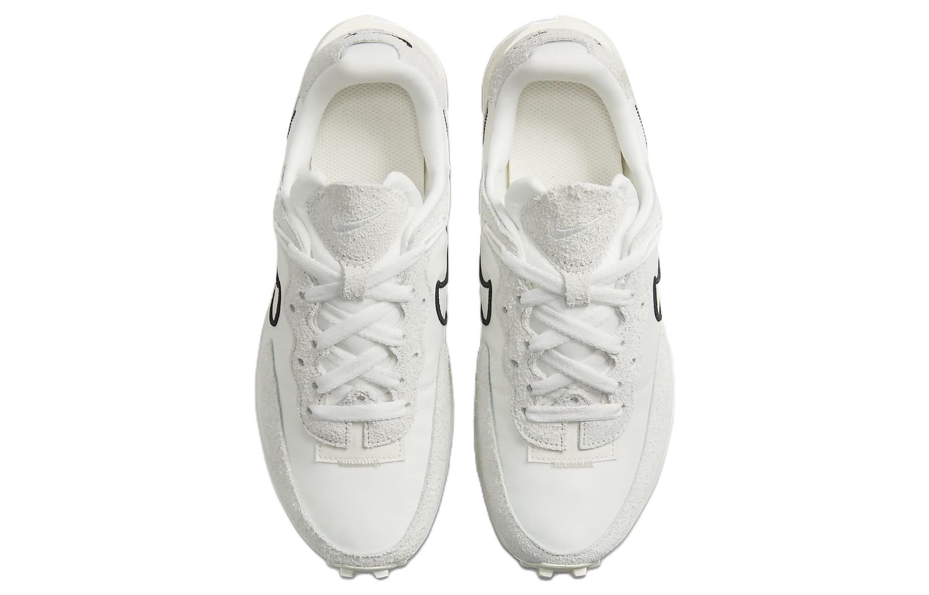 Shop Nike Waffle 復古 低筒 跑步鞋 女款 米色