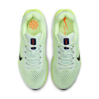 Shop (W) Nike Winflo 11 Hijau Muda/Bolt/Oranye Total/Hitam FJ9510-304