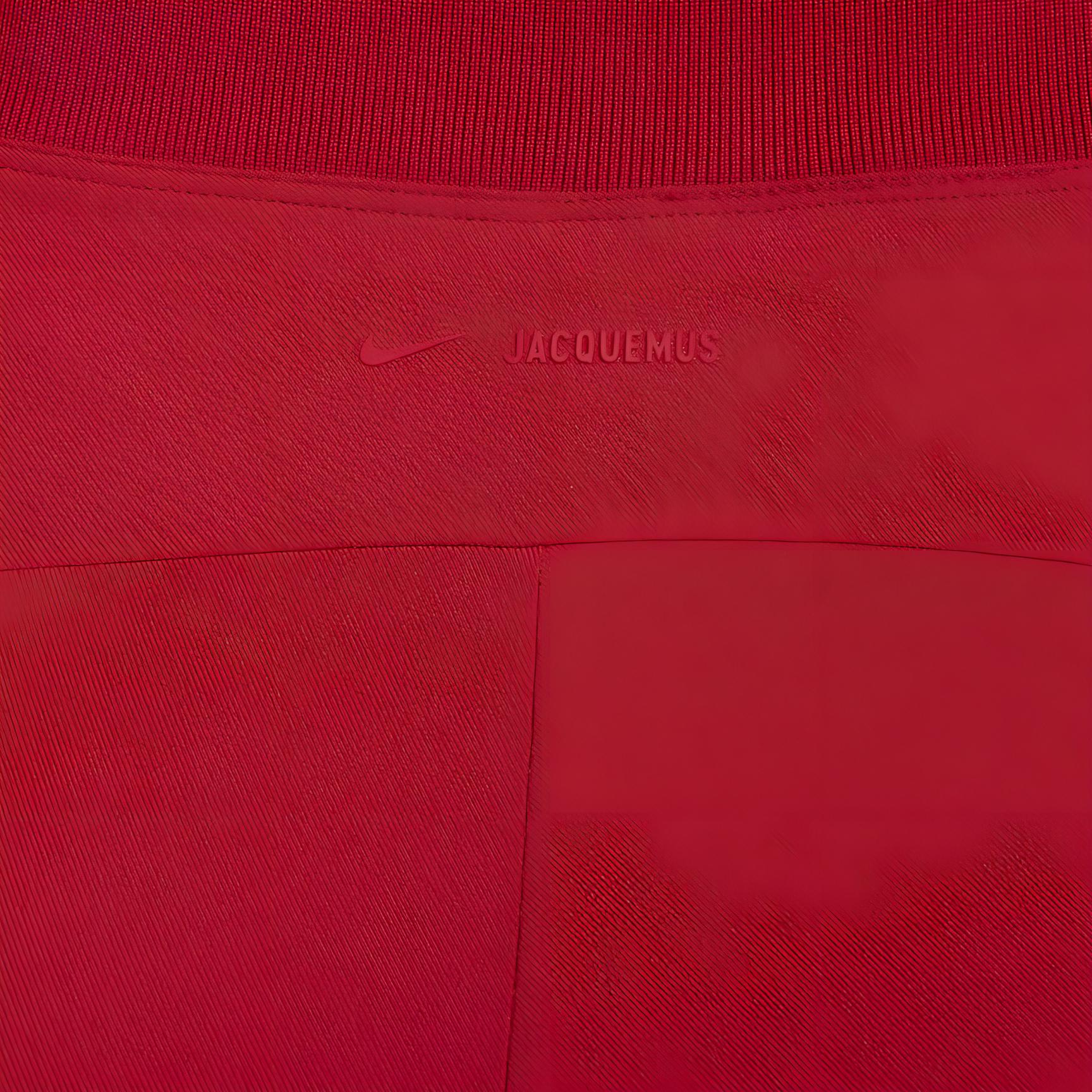 Shop (W) Nike x Jacquemus 大学红运动休闲中长裙。 FV5675-642