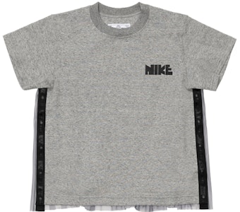 (W) Nike x Sacai Adjustable Back Pleat Crewneck T-Shirt Grey Edisi AS CV5716-063 Order (W) Nike x Sacai Adjustable Back Pleat Crewneck T-Shirt Grey Edisi AS CV5716-063