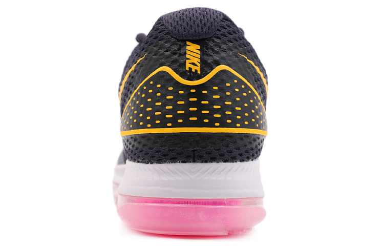 Shop Nike All Out 2 低筒 跑步鞋 女式 黑粉色