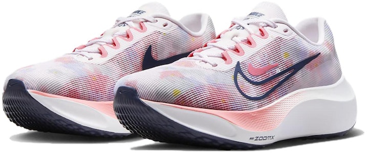 (W) Nike Zoom Fly 5 Premium 'Motif Bunga Lukis Air' DV7894-600 Lookbook (W) Nike Zoom Fly 5 Premium 'Motif Bunga Lukis Air' DV7894-600