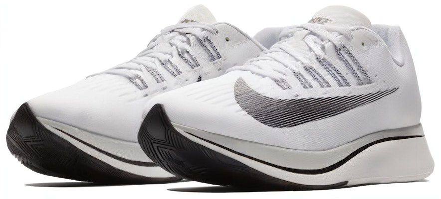 Nike Zoom Fly 低筒跑步鞋 銀灰 女裝 Lookbook Nike Zoom Fly 低筒跑步鞋 銀灰 女裝