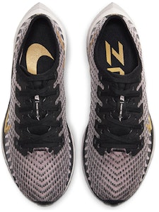 (W) Nike Zoom Pegasus Turbo 2 'Hitam Kapur Emas' AT8242-007 Lookbook (W) Nike Zoom Pegasus Turbo 2 'Hitam Kapur Emas' AT8242-007