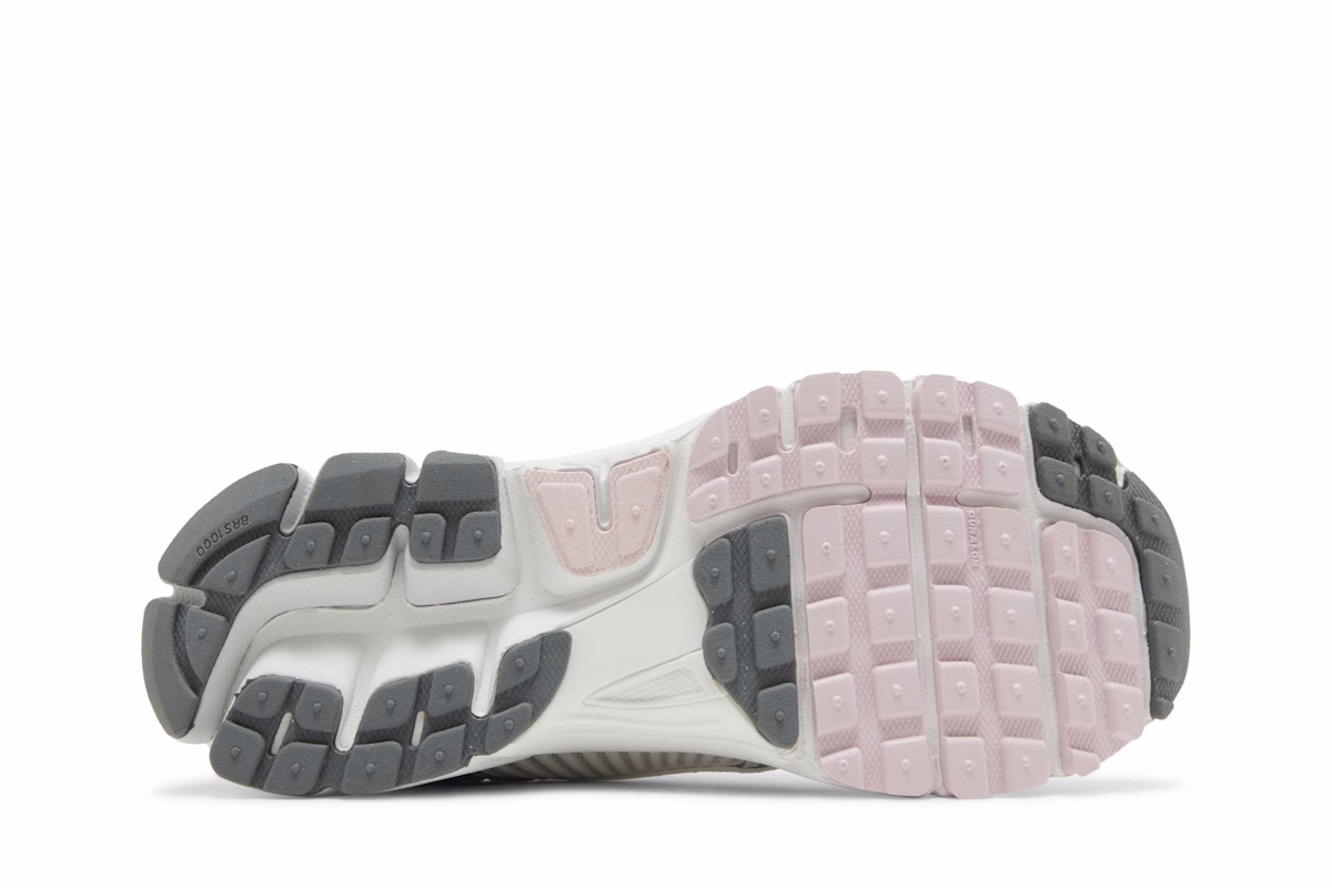 (Women) Nike Zoom Vomero 5 520 Pack 'White Pink'
