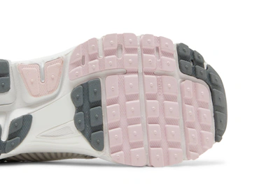 (Women) Nike Zoom Vomero 5 520 Pack 'White Pink'