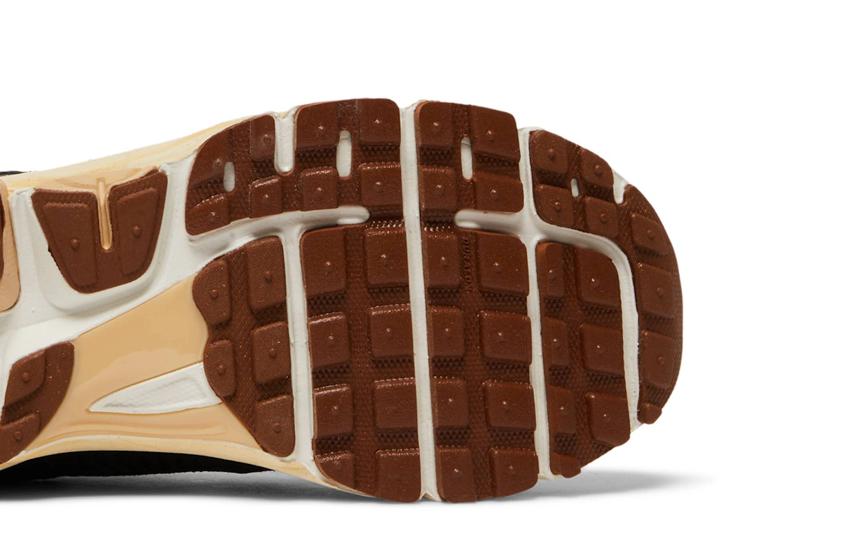 (Women) Nike Zoom Vomero 5 'Black Sesame'