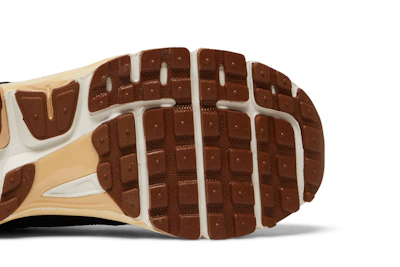 (Women) Nike Zoom Vomero 5 'Black Sesame'