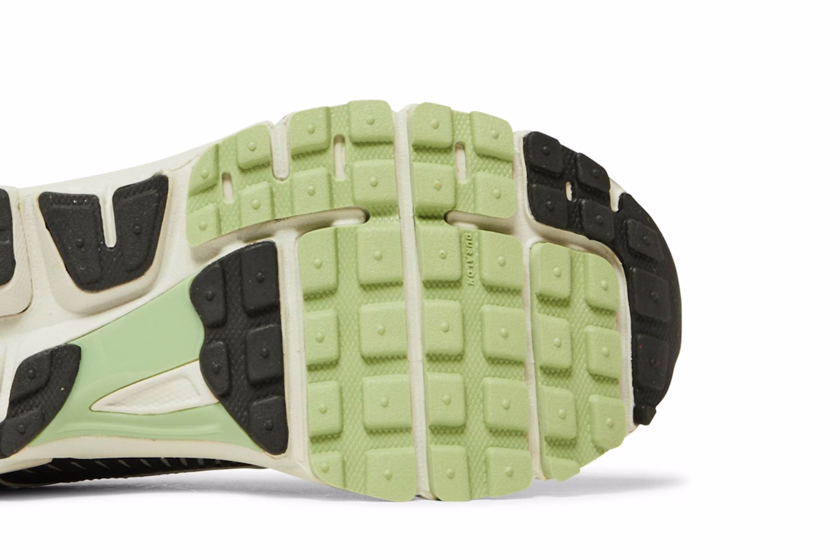 (Women) Nike Zoom Vomero 5 'Cobblestone and Flat Pewter'