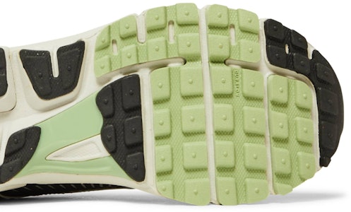 (女性)Nike Zoom Vomero 5「Cobblestone 和 Flat Pewter」FB8825-001 Purchase (女性)Nike Zoom Vomero 5「Cobblestone 和 Flat Pewter」FB8825-001